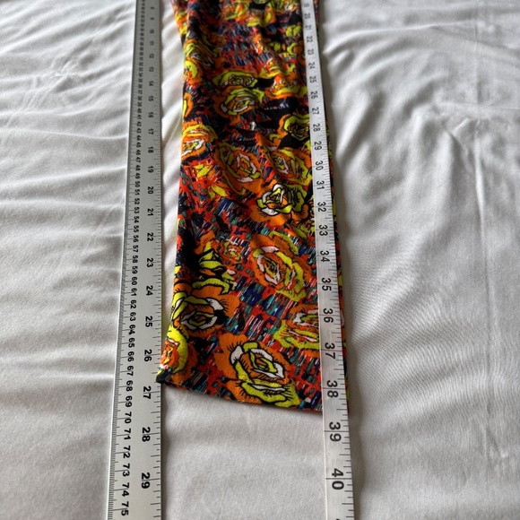 LulaRoe Women's Bright Abstract Flower Print Leggings Orange Tall & Curvy Lounge - Picture 10 of 12